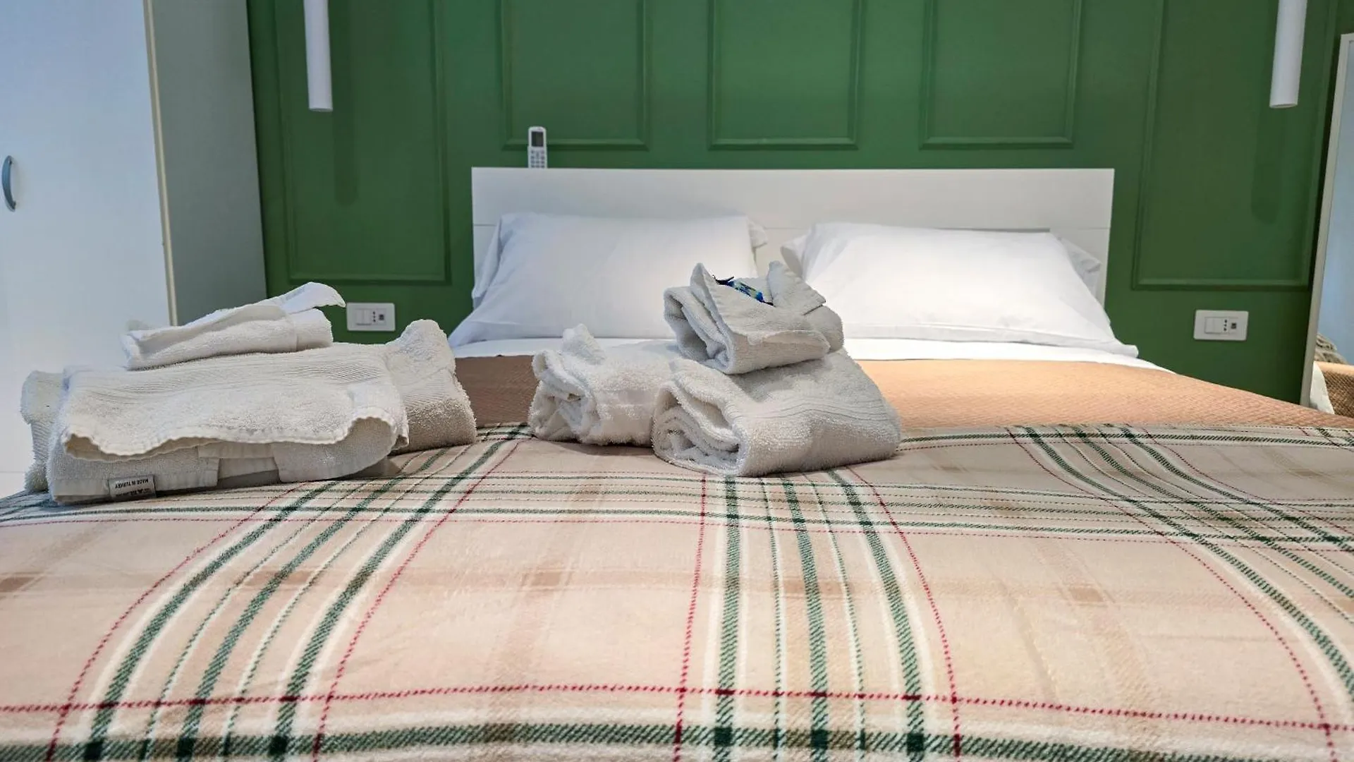 Rooms - Mario'S Central Home Naples Italy